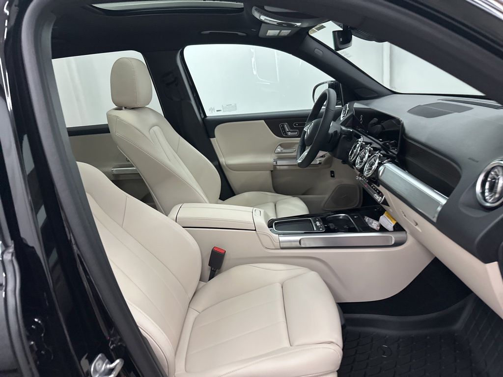 2026 Mercedes Benz GLB 250 4MATIC photo 26