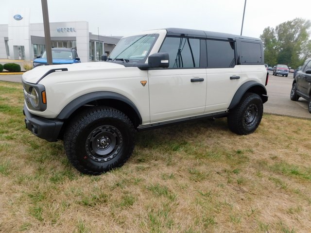 2025 Ford Bronco Badlands photo 6