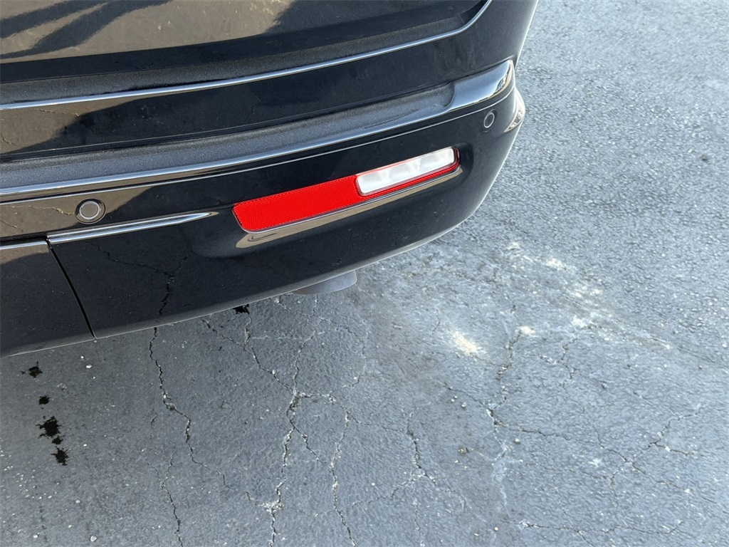 2025 Jeep Wagoneer Series II Carbide photo 2