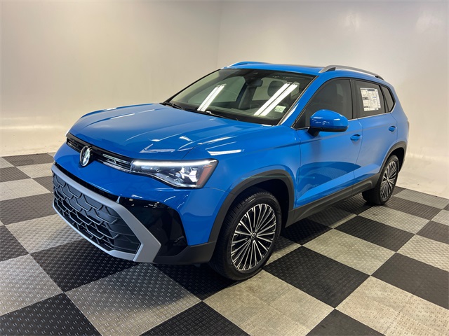 2025 Volkswagen Taos SE photo 3