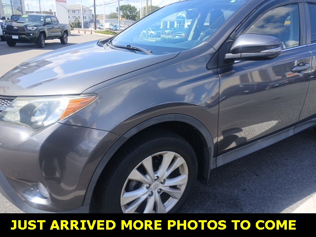 2015 Toyota RAV4 Limited photo 2