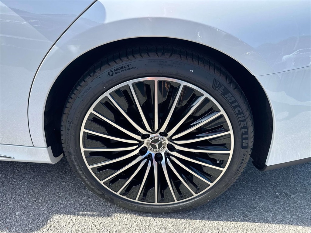 2025 Mercedes Benz E 350 photo 3