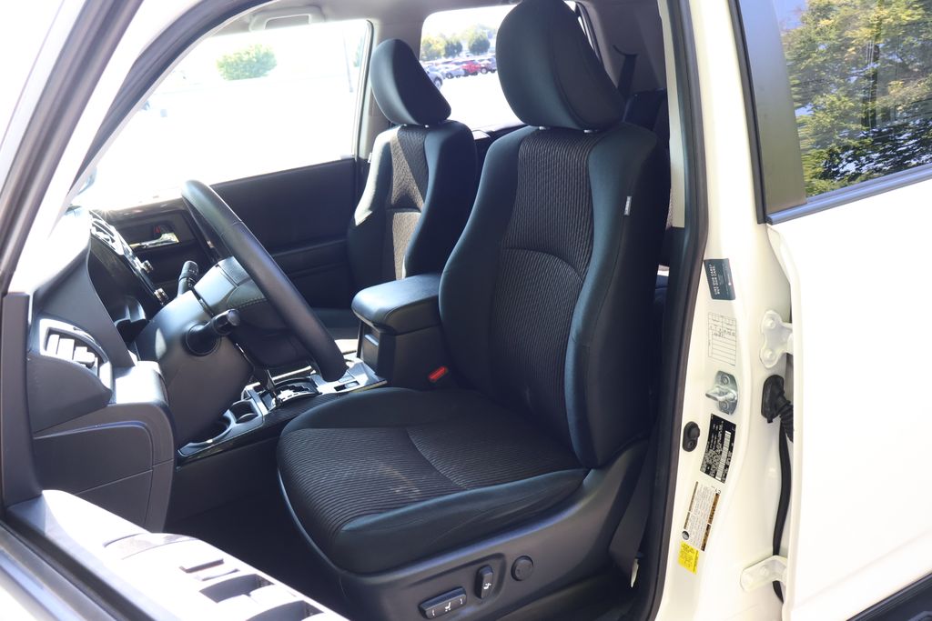 2020 Toyota 4Runner TRD Off-Road photo 24