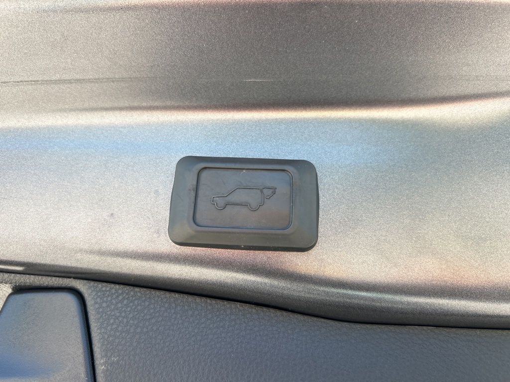 2023 Toyota RAV4 XLE Premium photo 44