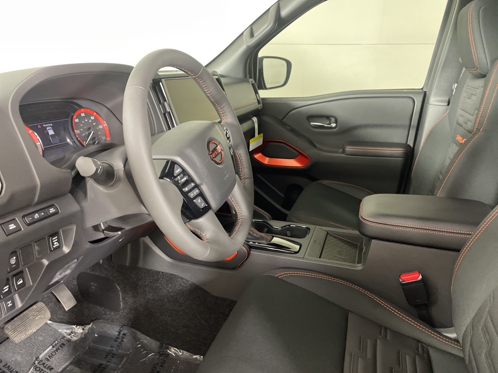 2025 Nissan Frontier PRO-4X photo 18