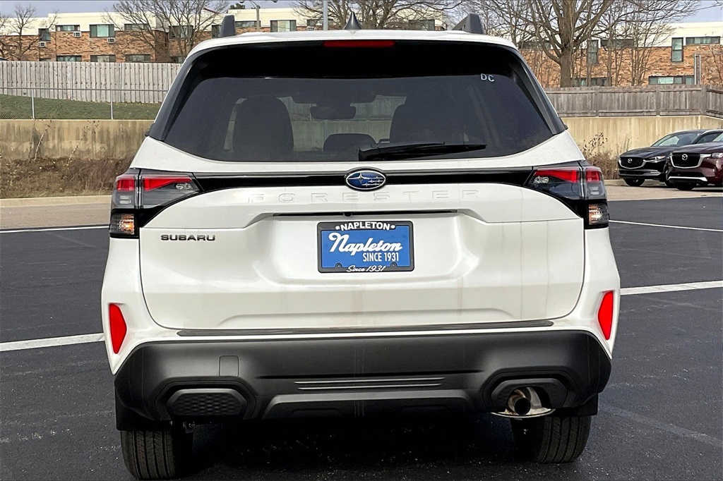 2025 Subaru Forester Premium photo 4