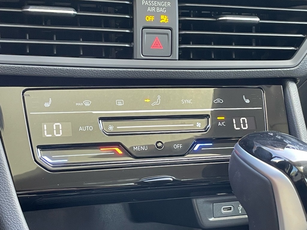 2026 Volkswagen Jetta SE photo 14