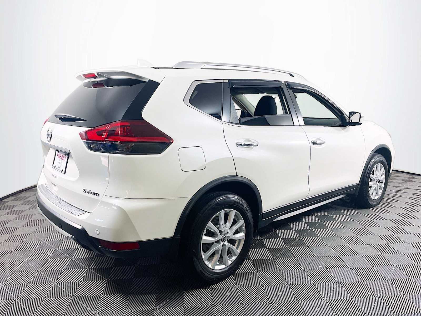 2020 Nissan Rogue SV photo 4