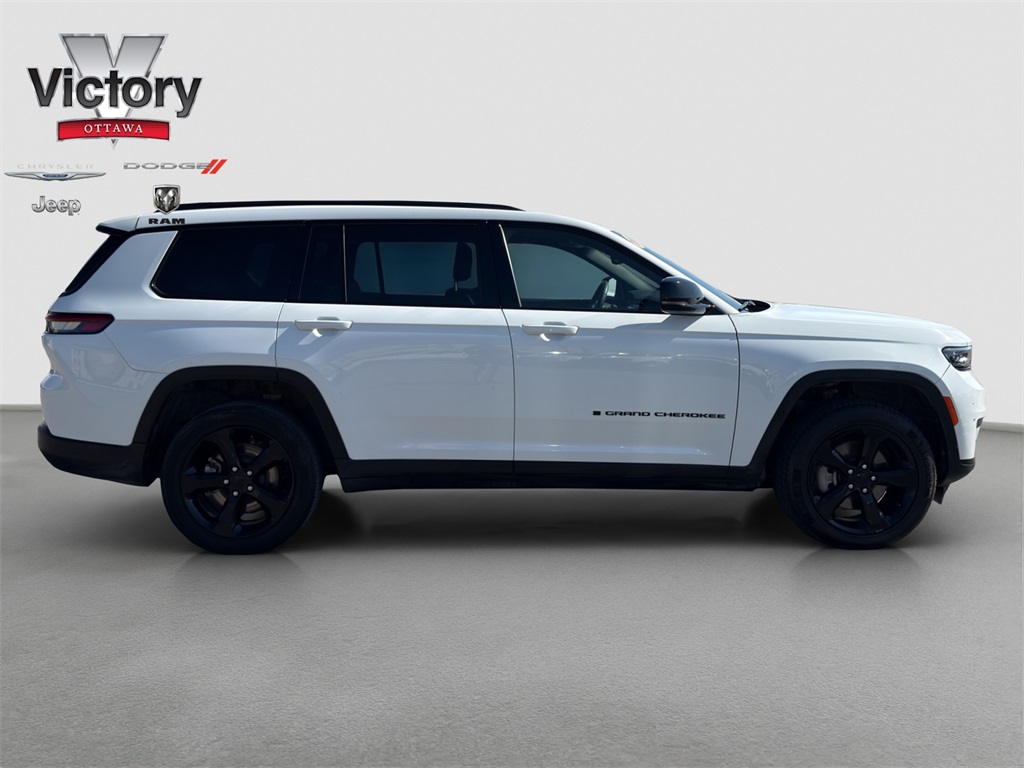 2023 Jeep Grand Cherokee Laredo Altitude photo 7