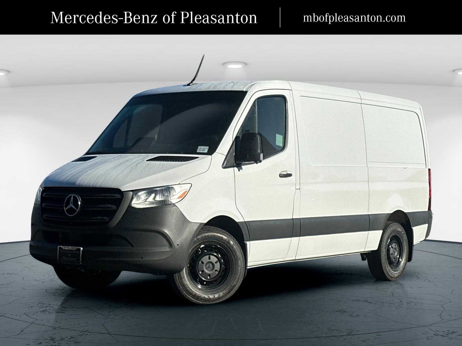 2026 Mercedes-Benz Sprinter Cargo Van Base's photo