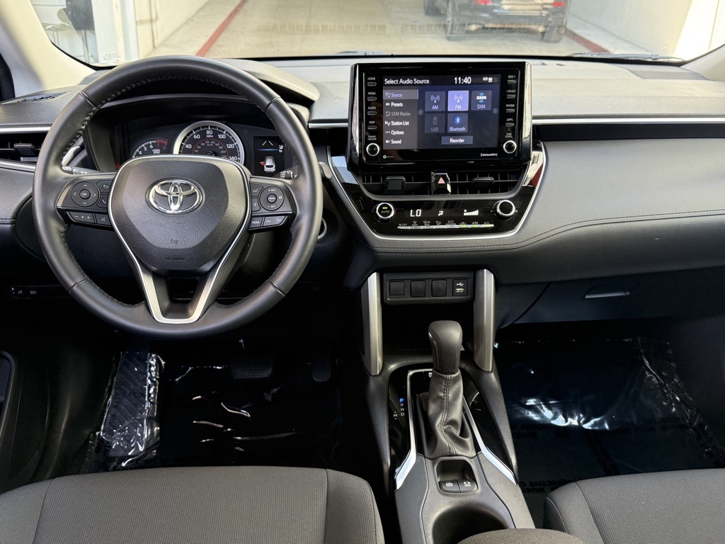 2022 Toyota Corolla Cross LE photo 28