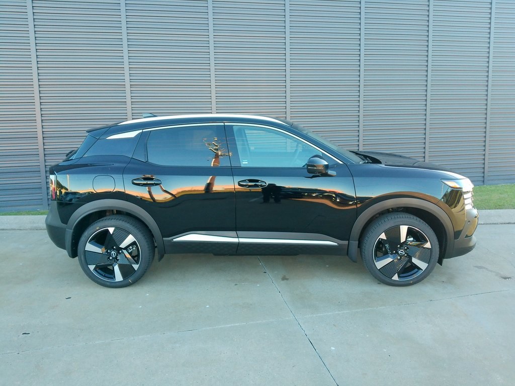 2025 Nissan Kicks SR photo 2