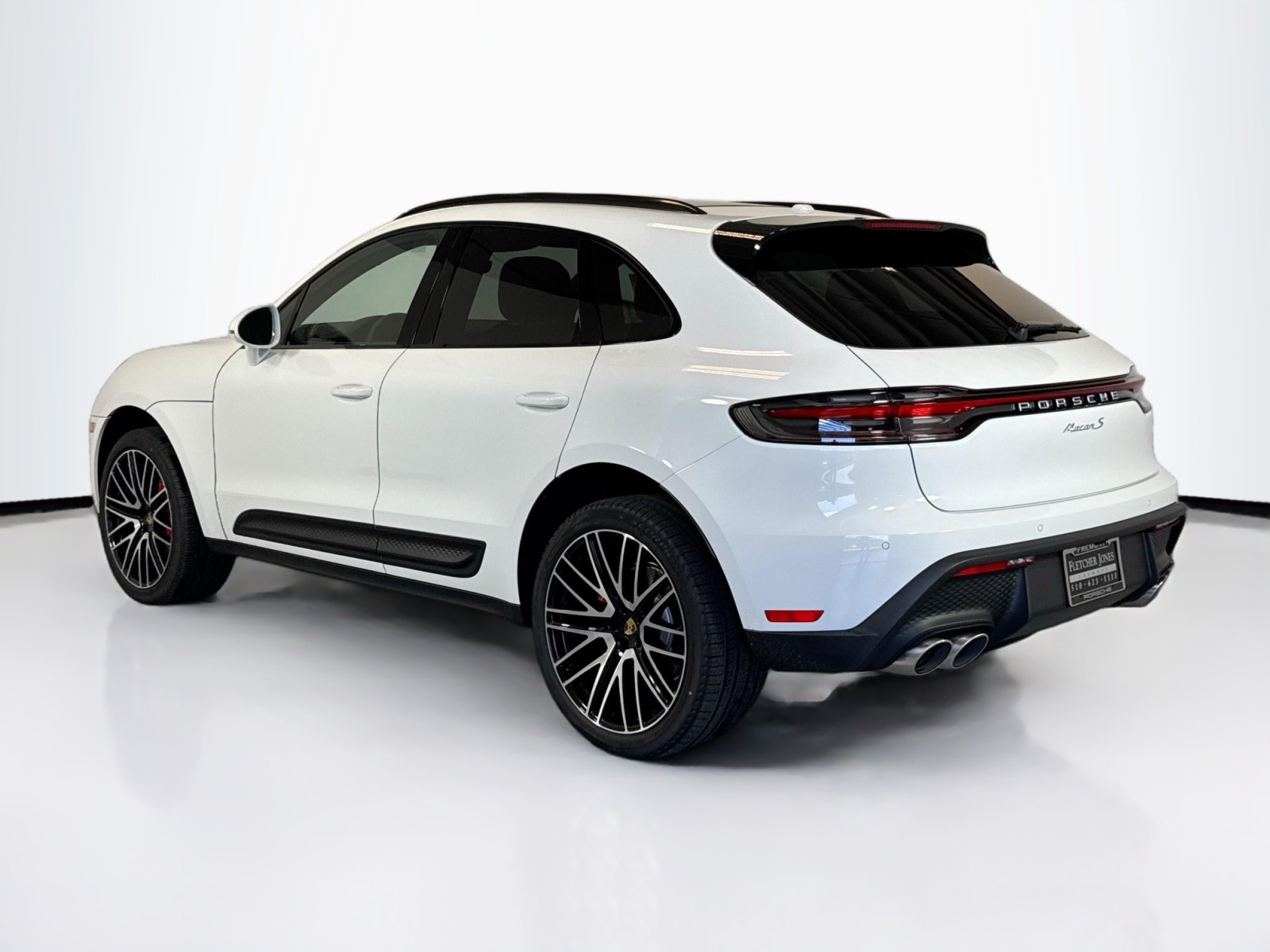 2025 Porsche Macan S photo 3