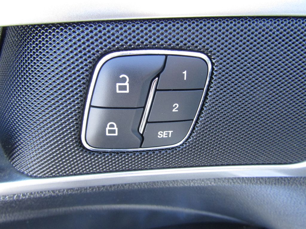 2019 Ford Fusion Hybrid SEL photo 13