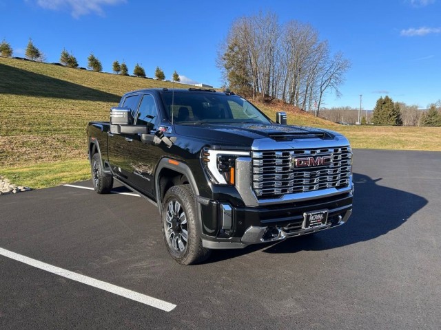 2024 GMC Sierra 2500HD Denali's photo