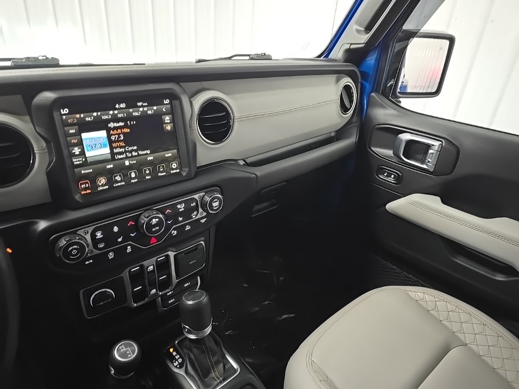 2023 Jeep Wrangler Altitude photo 25
