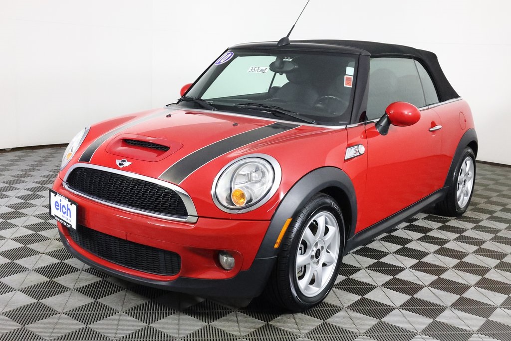 2010 Mini Cooper Convertible S photo 2