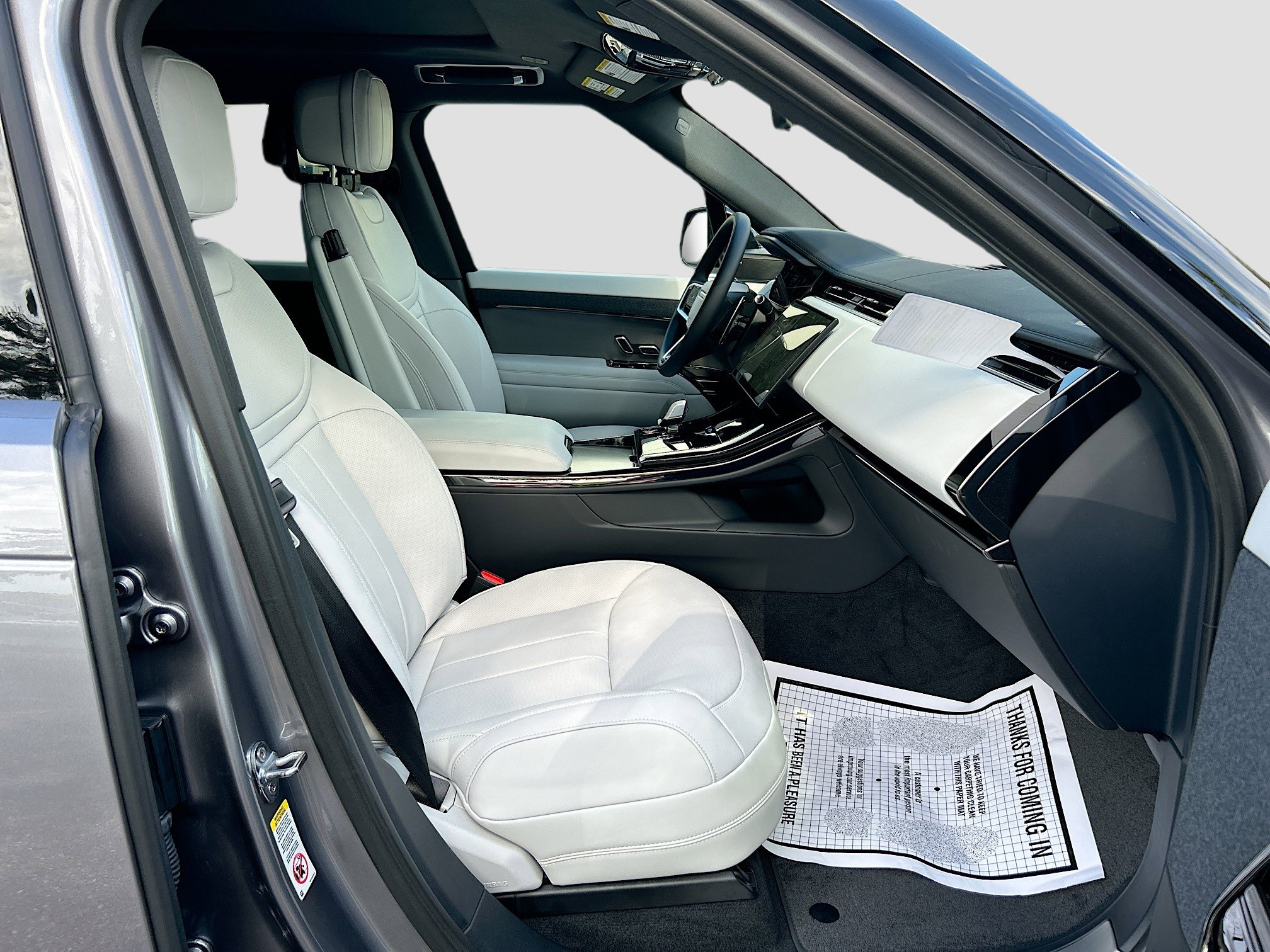 2025 Land Rover Range Rover Sport SE photo 10