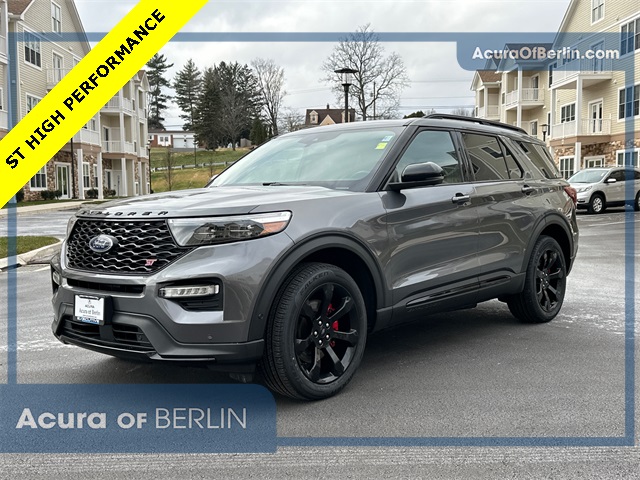 2022 Ford Explorer ST's photo