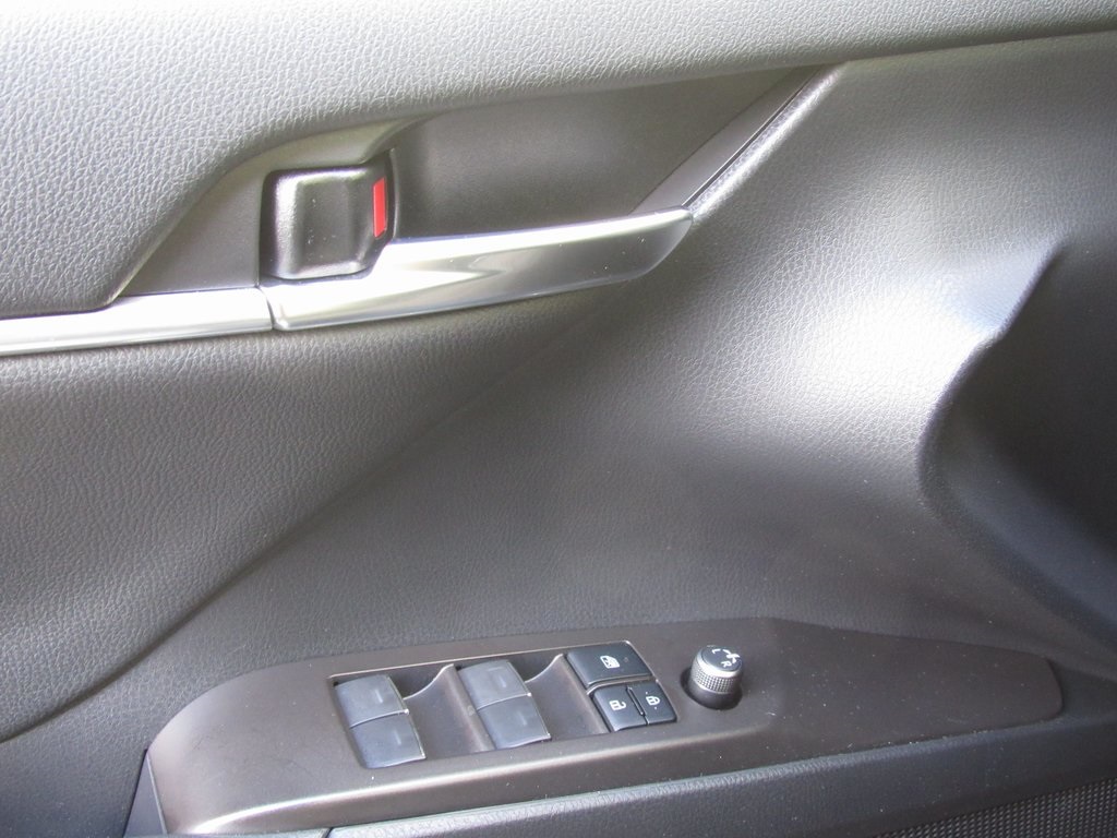 2022 Toyota Camry XLE photo 27