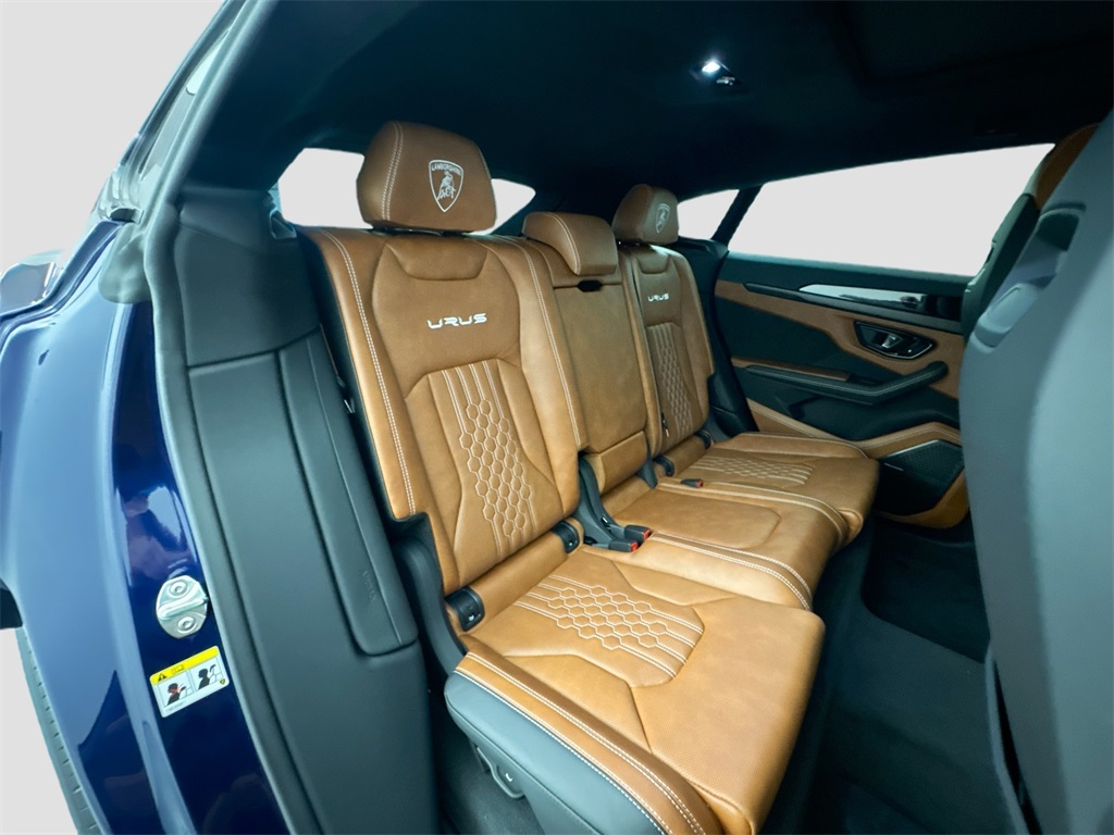 2023 Lamborghini Urus S photo 28