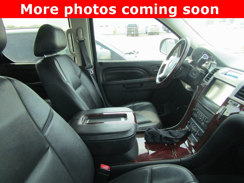 2013 Cadillac Escalade Luxury photo 11