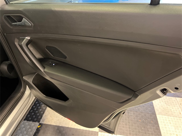 2021 Volkswagen Tiguan SE R-Line Black photo 12