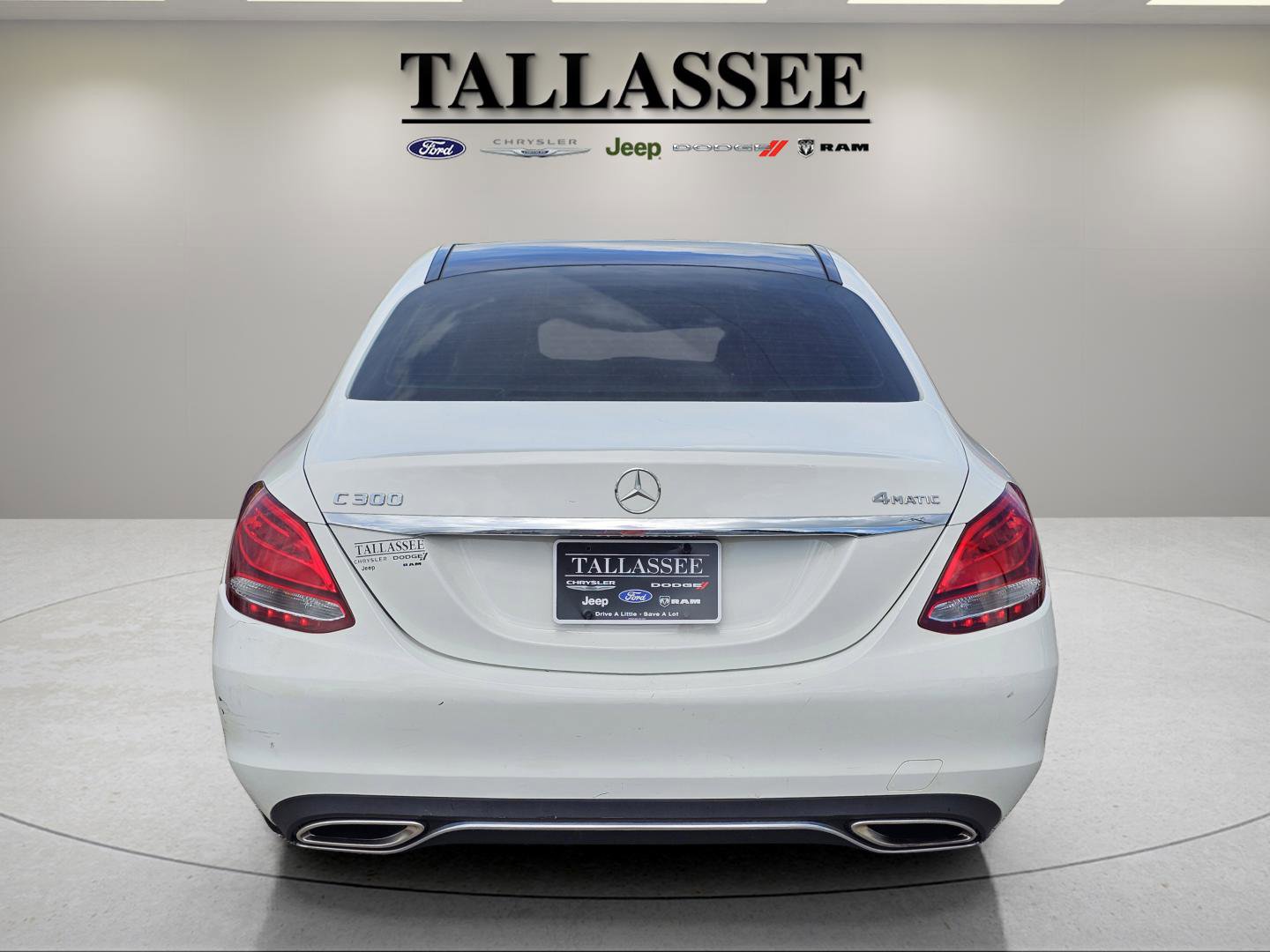 2017 Mercedes Benz C 300 photo 4