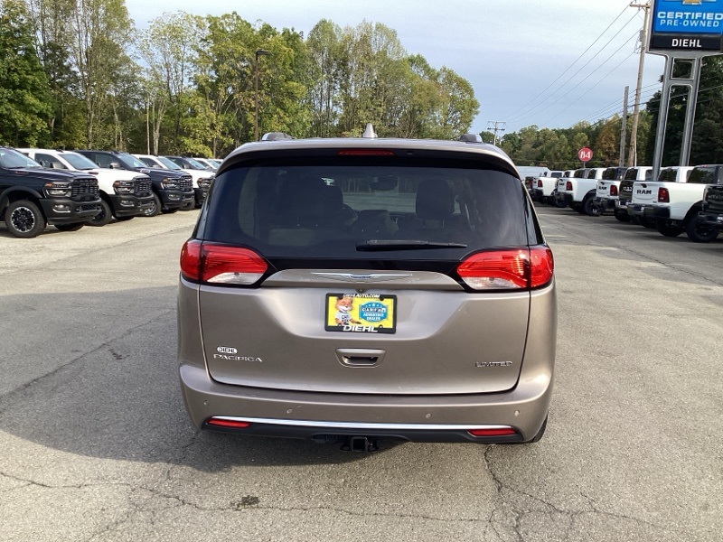 2018 Chrysler Pacifica Limited photo 6