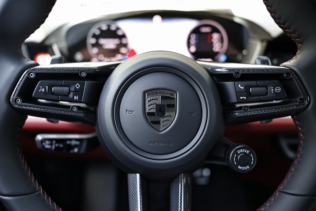 2025 Porsche Cayenne Turbo E-Hybrid photo 35