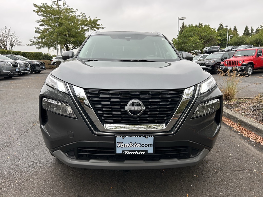 2023 Nissan Rogue SV photo 2