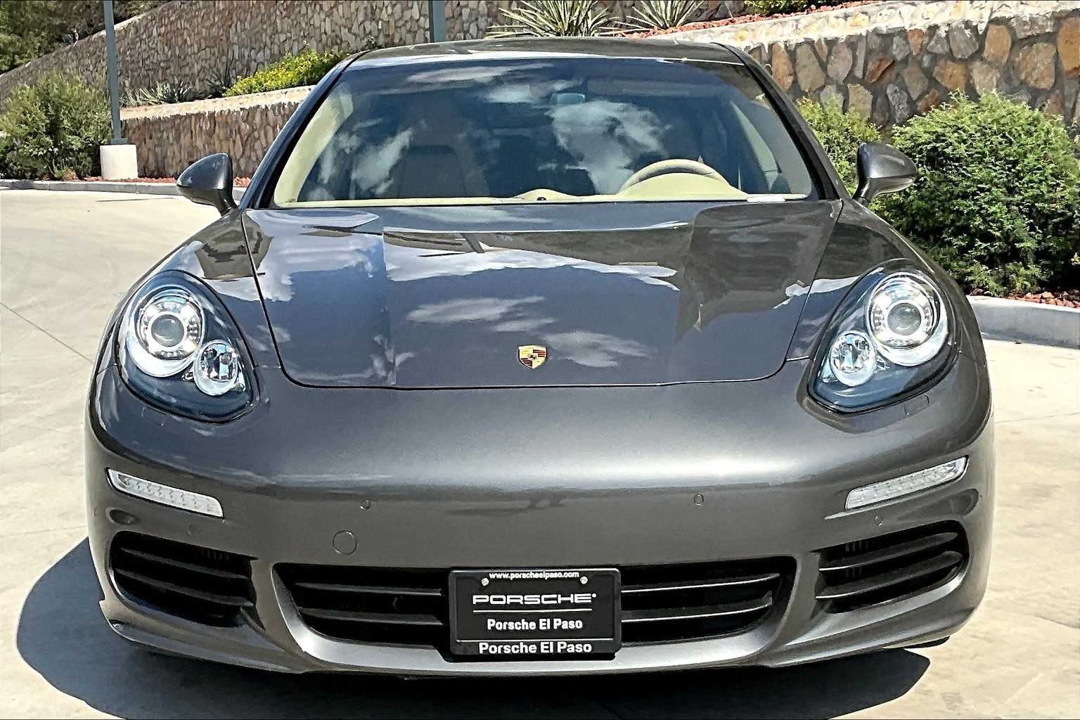 2016 Porsche Panamera S photo 10