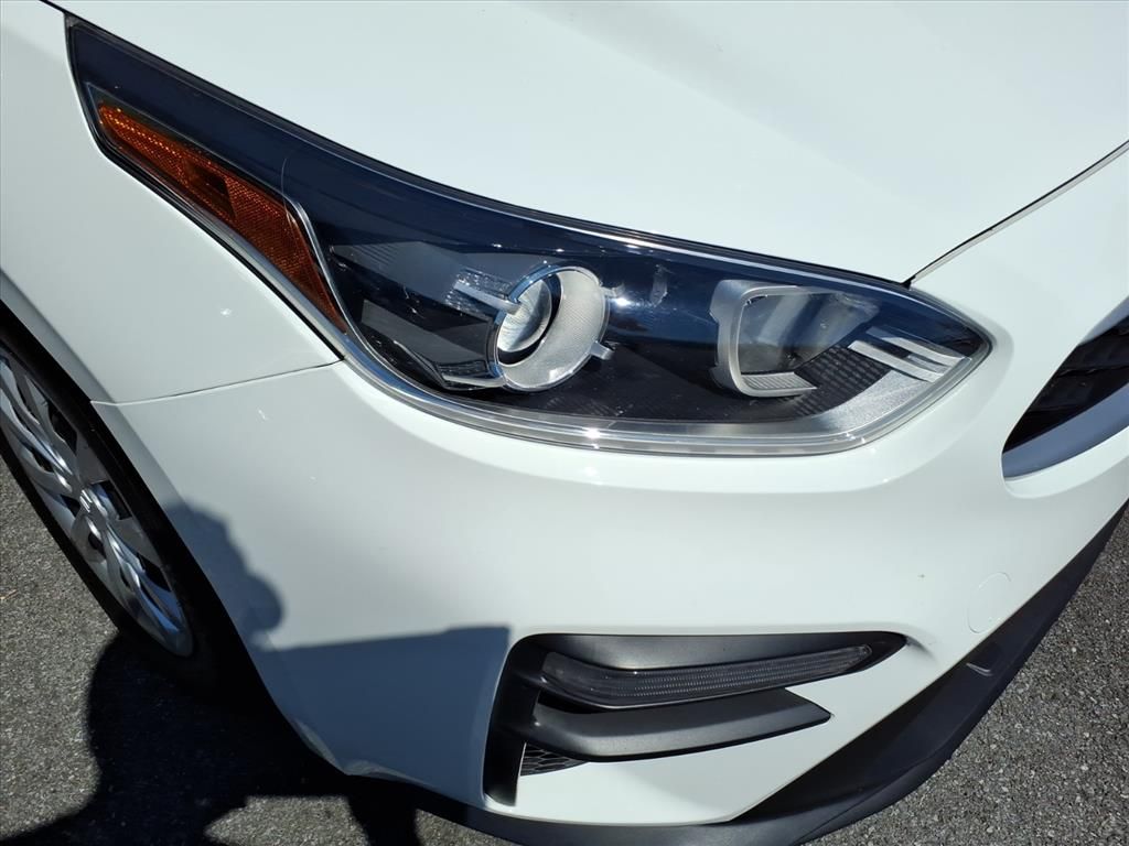 2021 Kia Forte FE photo 2