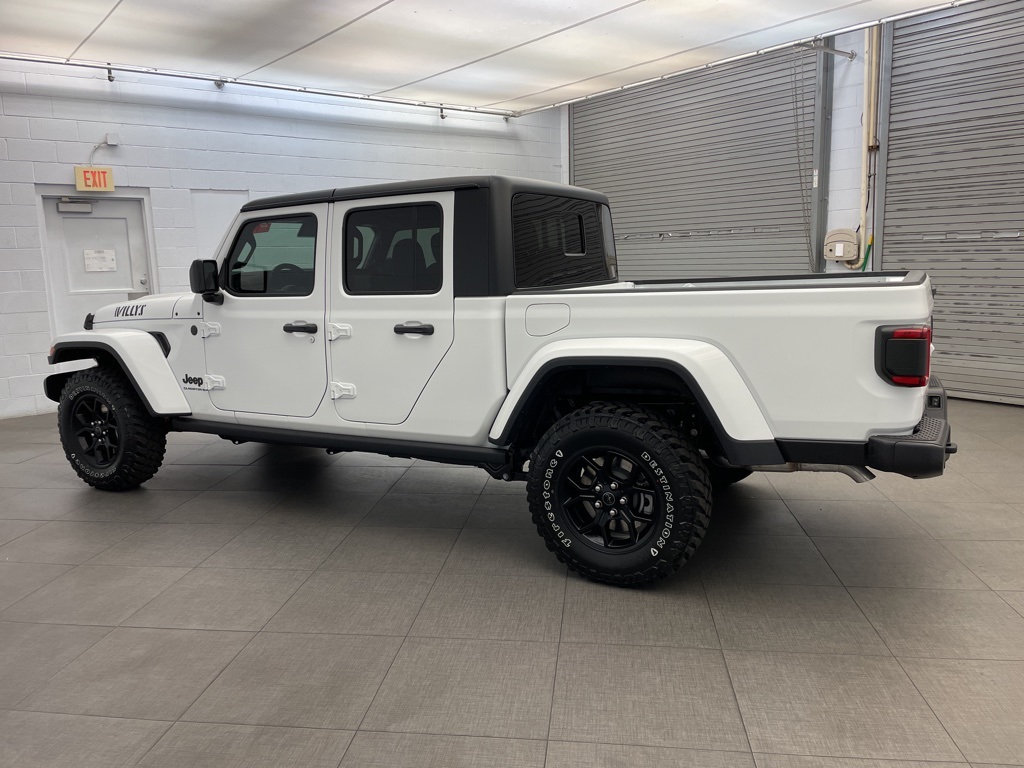 2025 Jeep Gladiator Willys photo 4