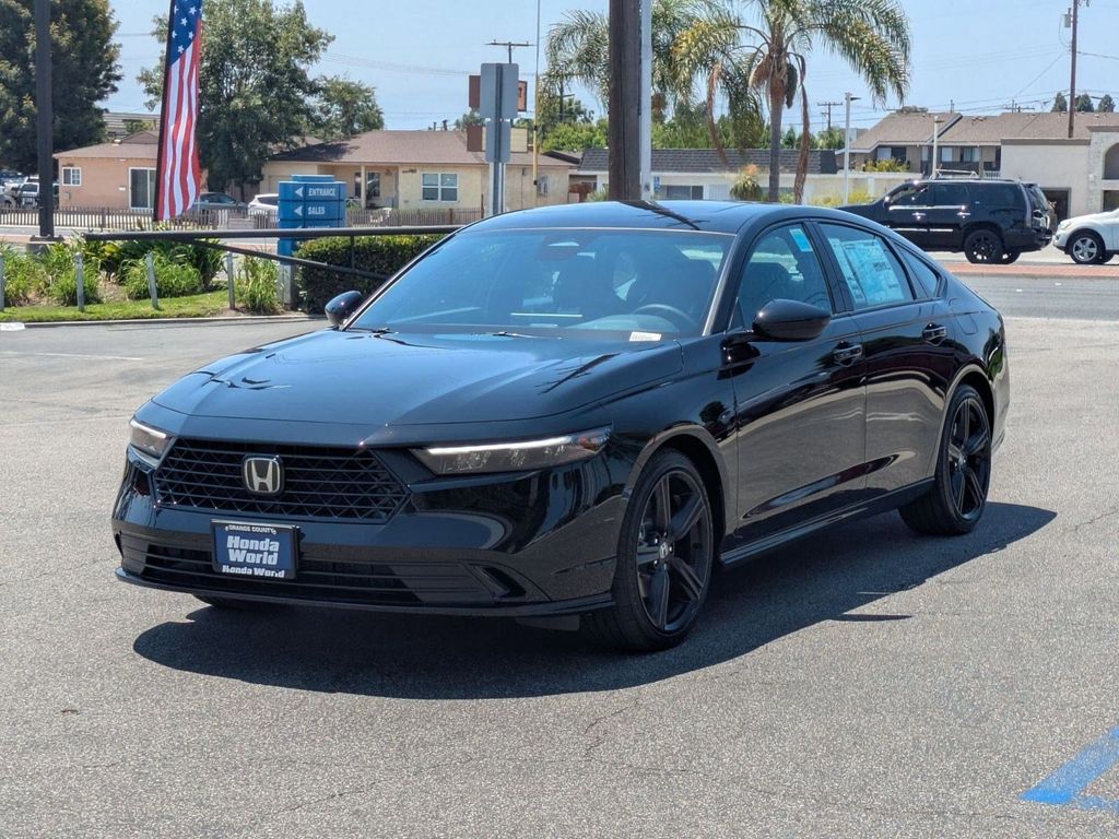 2025 Honda Accord Hybrid Sport-L photo 3