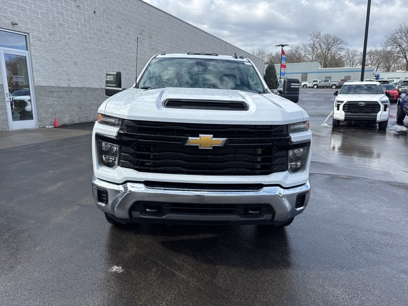 2024 Chevrolet Silverado 3500HD Work Truck photo 2