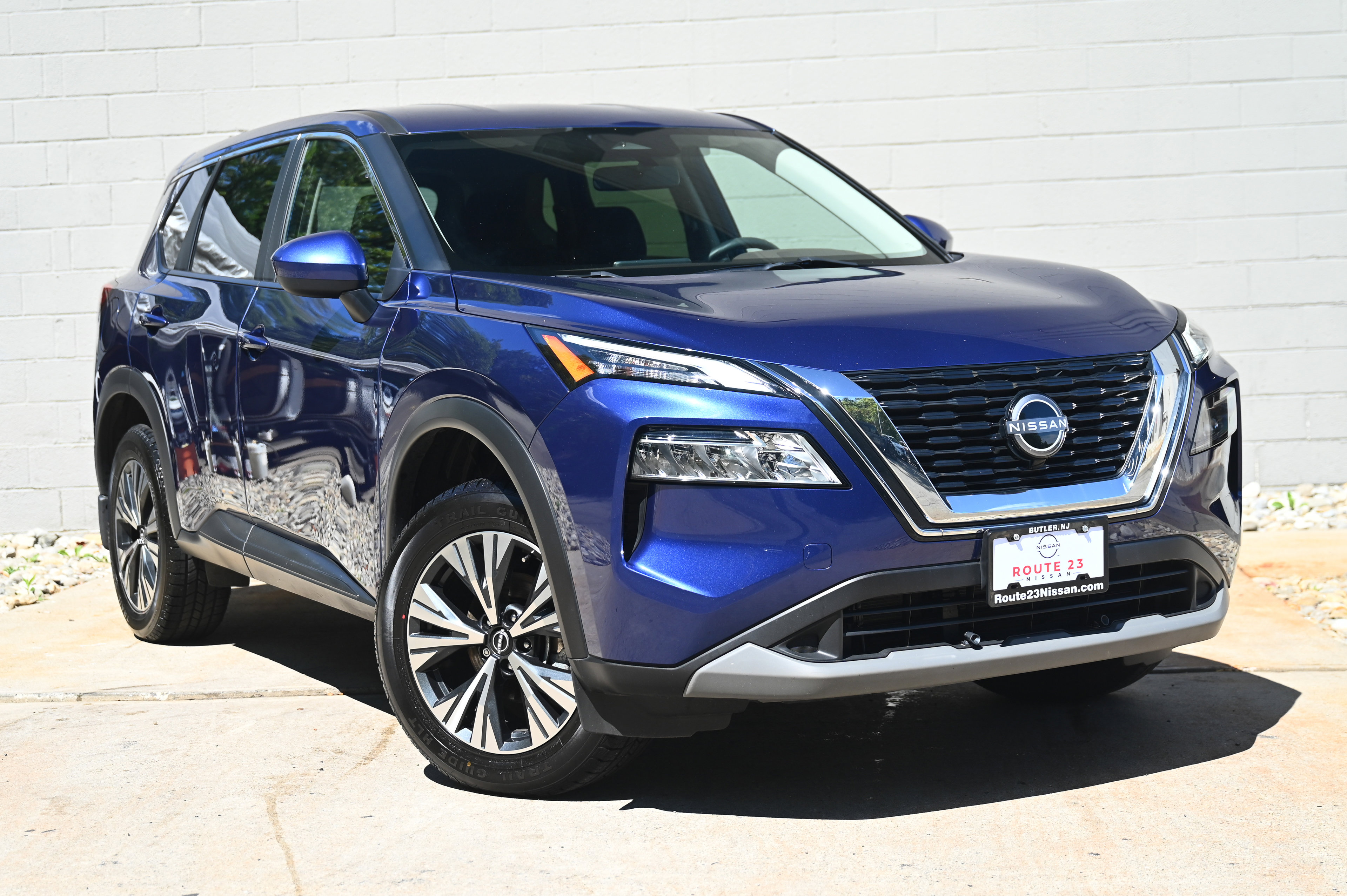 2023 Nissan Rogue SV photo 3