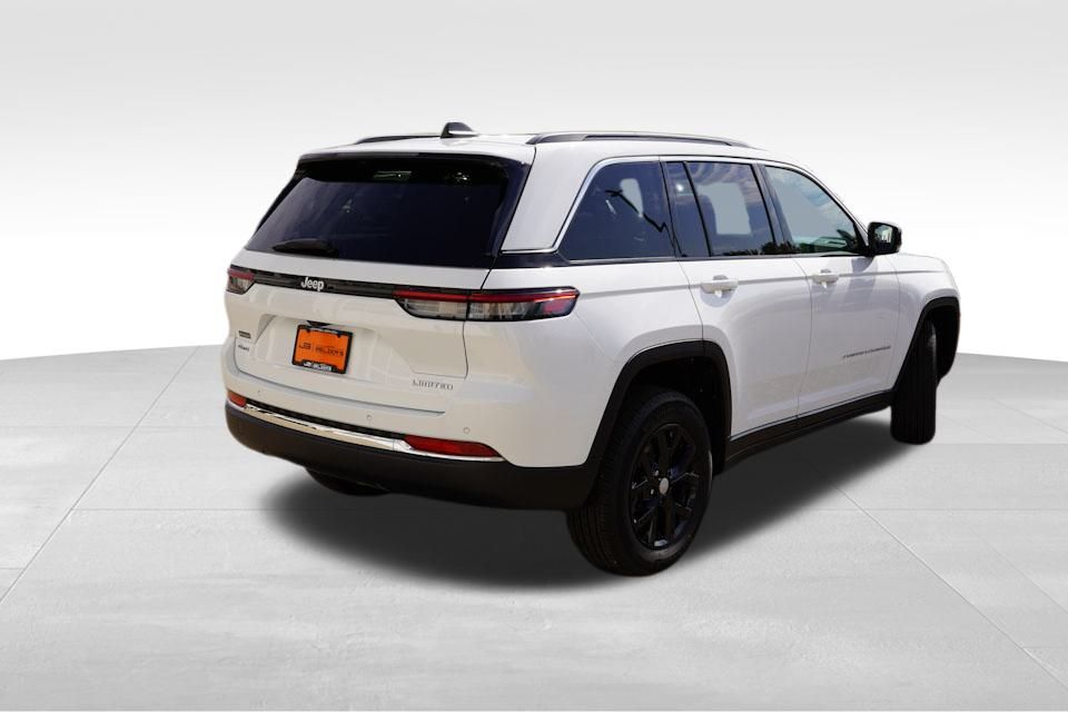 2025 Jeep Grand Cherokee Limited photo 3
