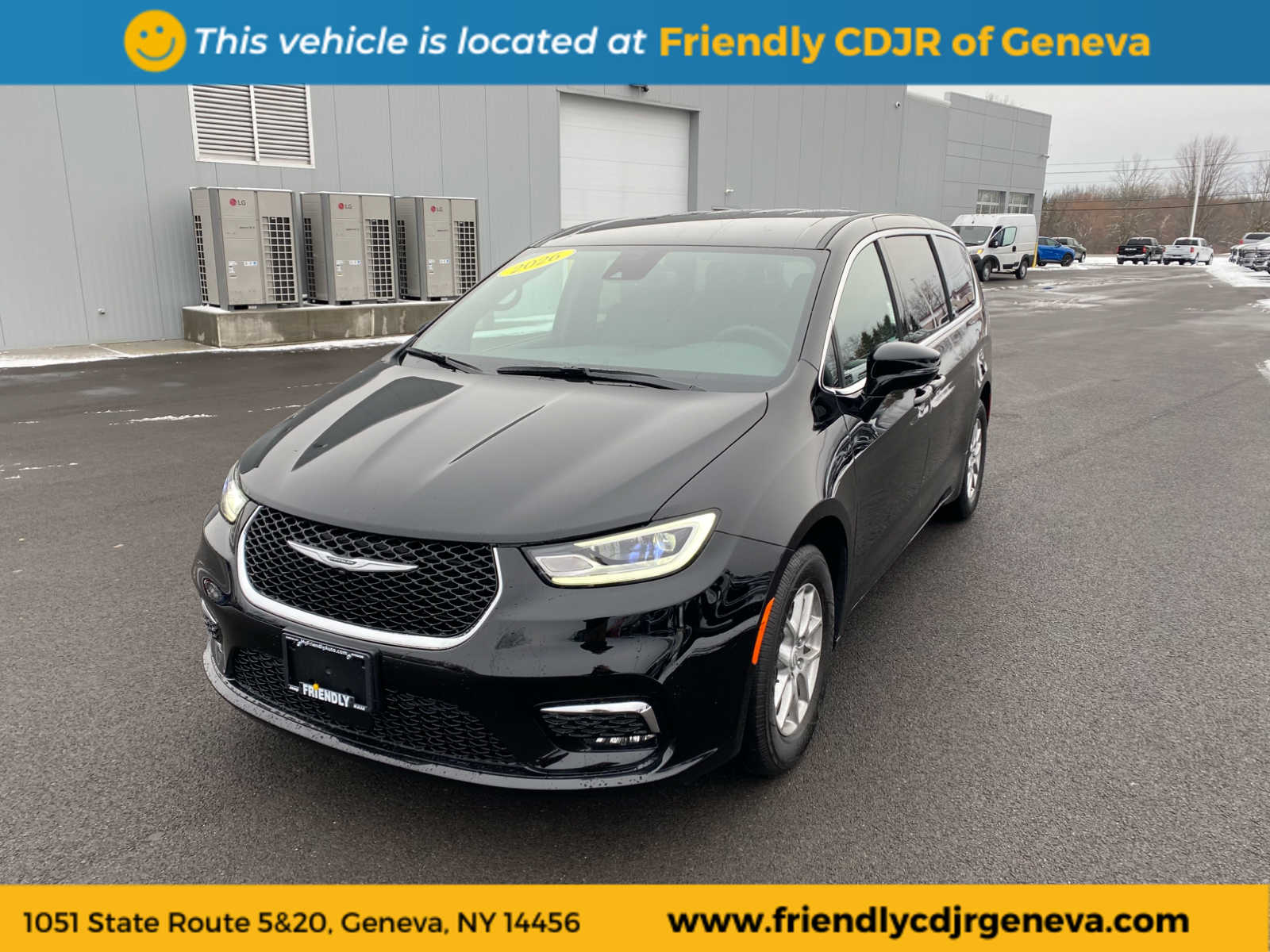 2026 Chrysler Pacifica Select's photo