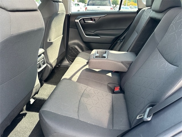 2024 Toyota RAV4 XLE photo 12