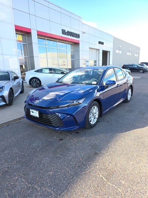 2026 Toyota Camry LE's photo