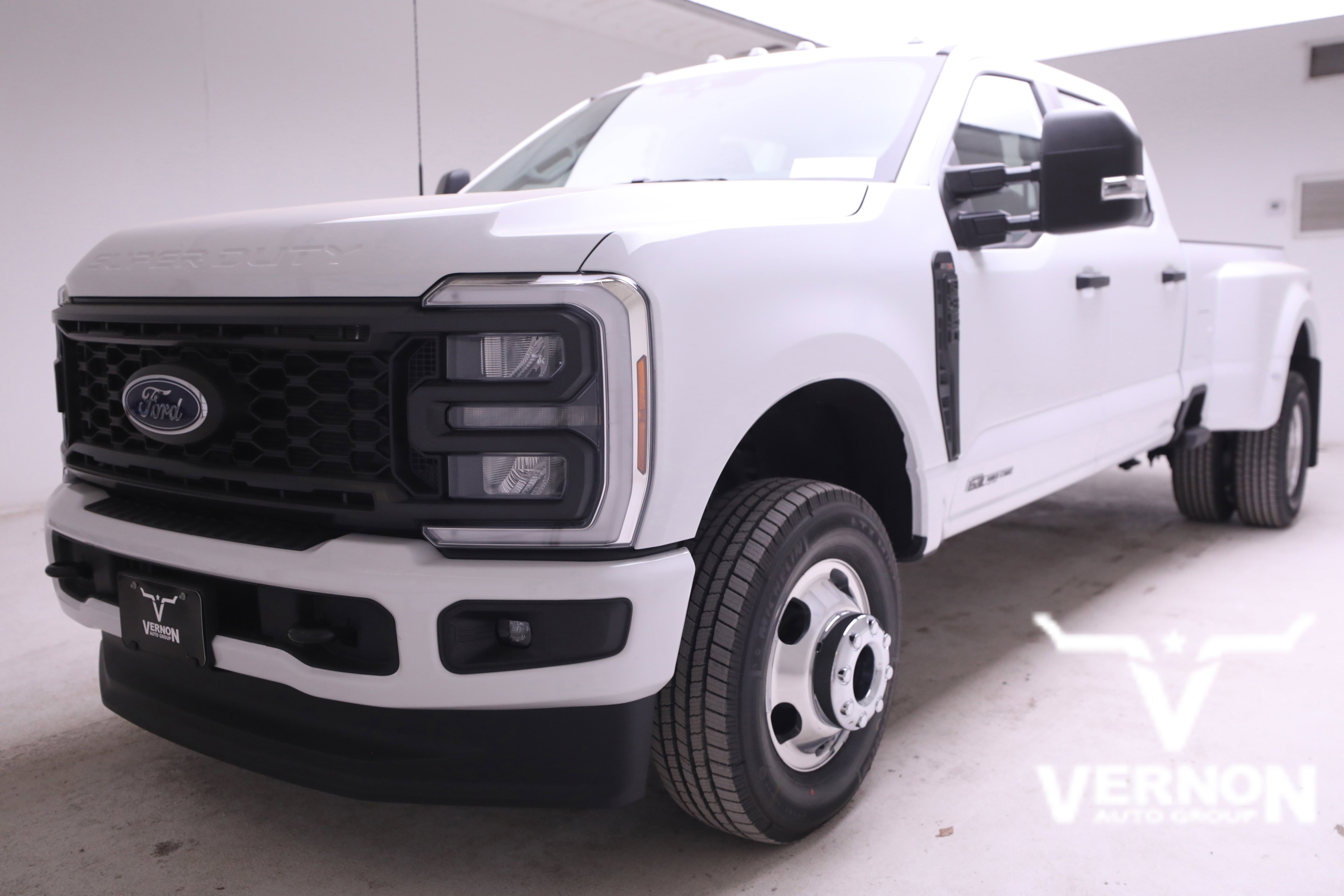 2026 Ford F-350 Super Duty XL's photo