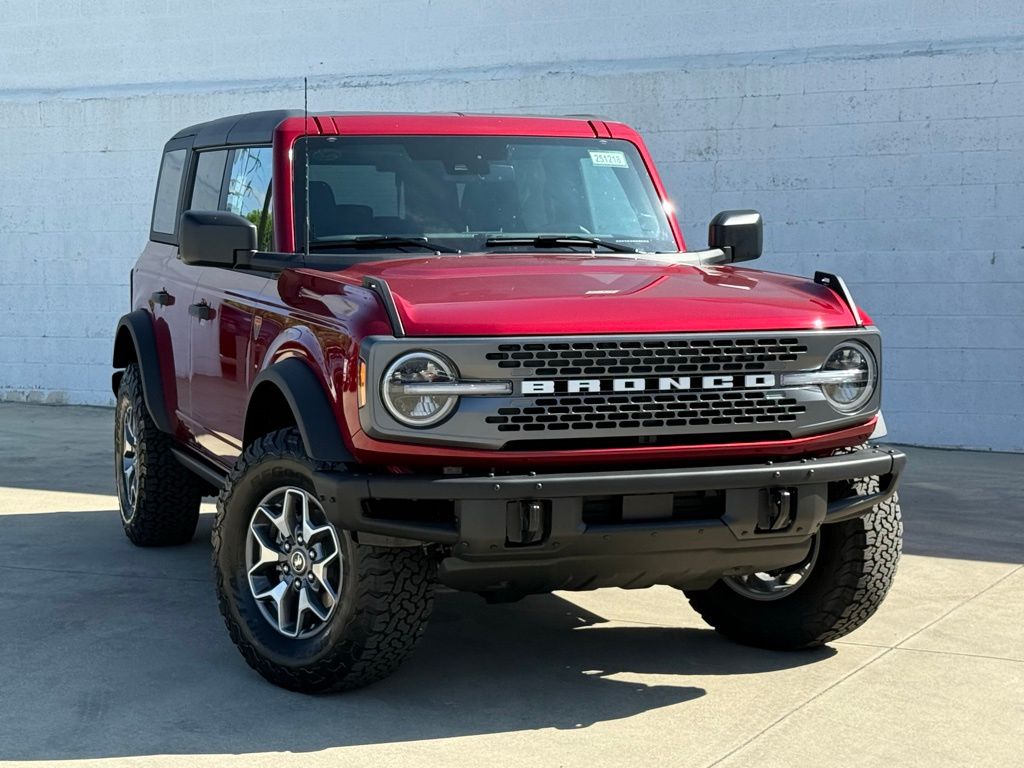 2025 Ford Bronco Badlands photo 2