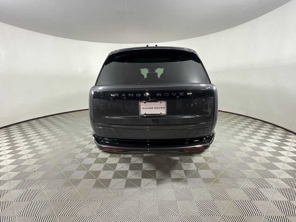 2025 Land Rover Range Rover SE photo 2