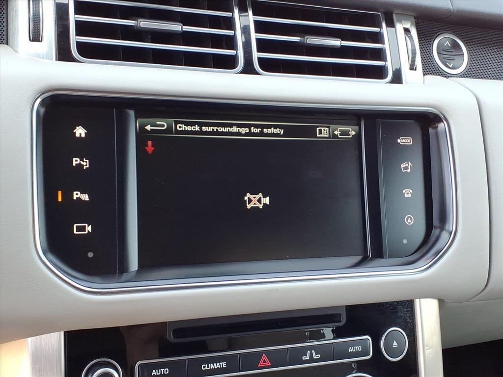2016 Land Rover Range Rover HSE photo 10