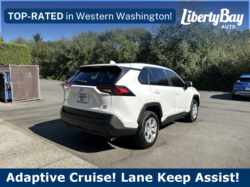 2021 Toyota RAV4 LE photo 2