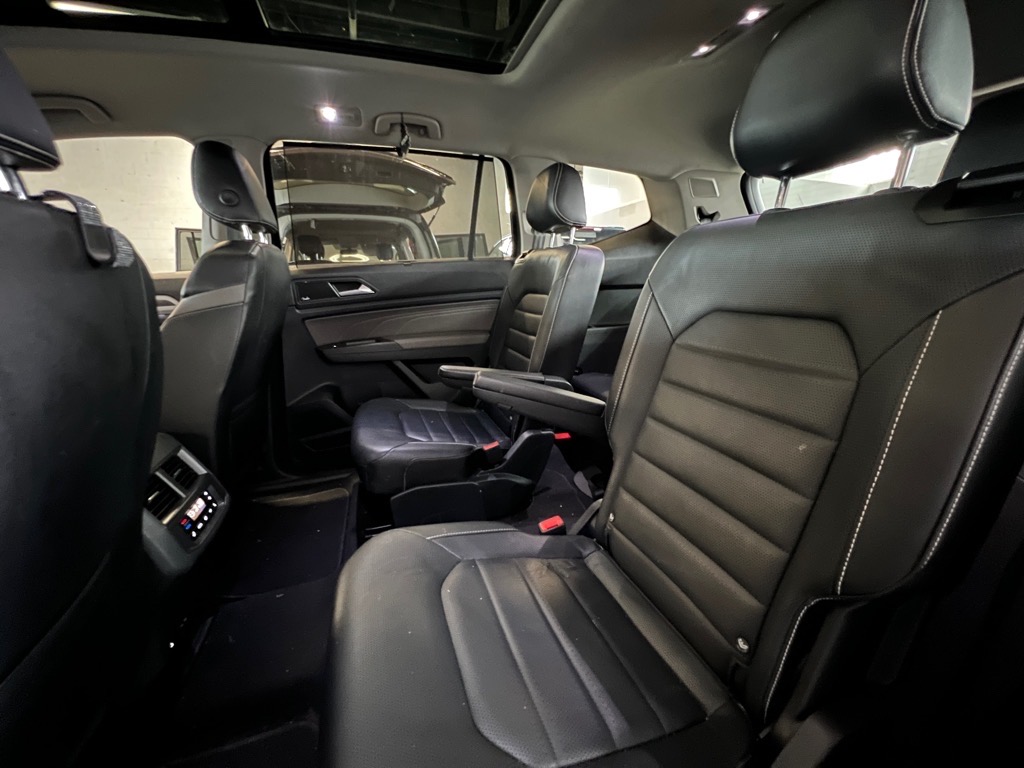 2022 Volkswagen Atlas V6 SEL Premium R-Line photo 17