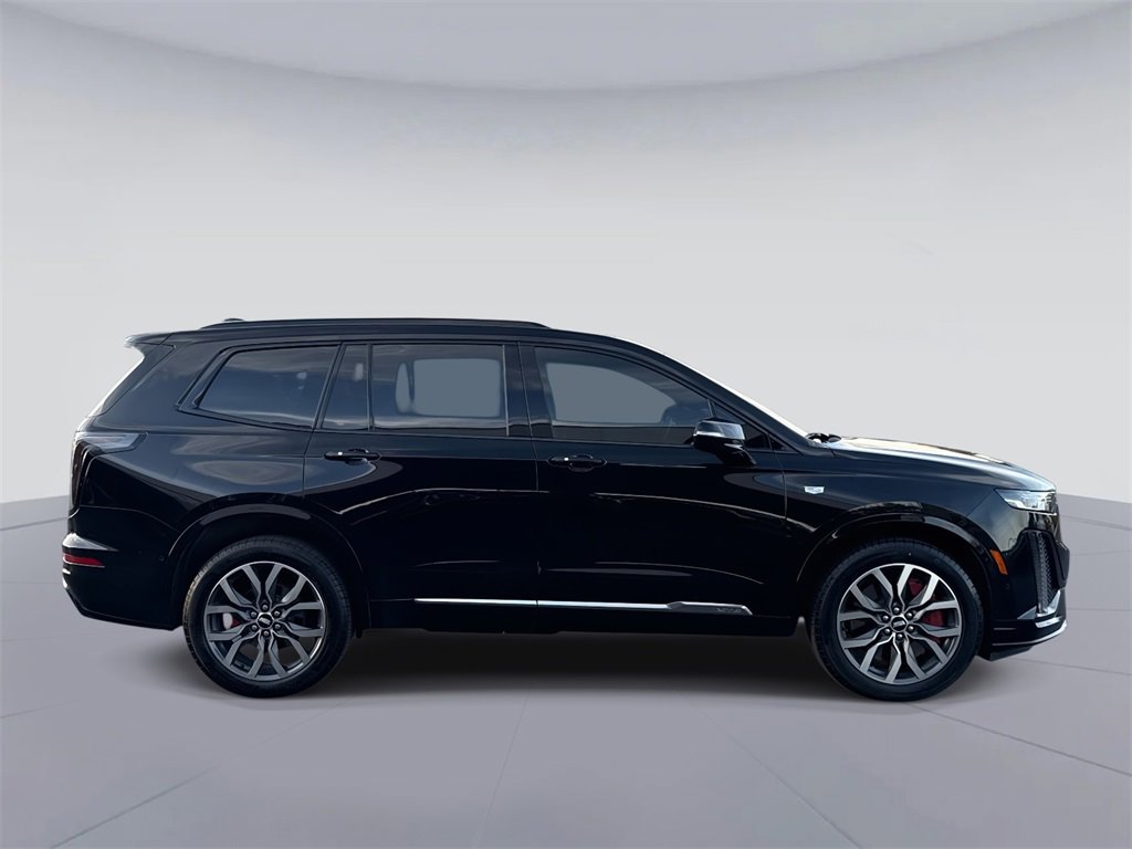 2023 Cadillac XT6 Sport photo 2