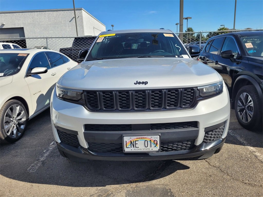 2023 Jeep Grand Cherokee Altitude photo 2