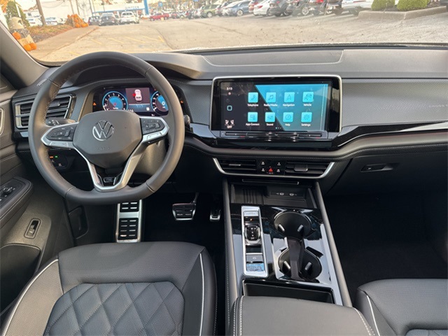 2025 Volkswagen Atlas Cross Sport SEL Premium R-Line photo 2
